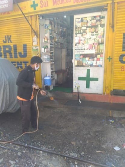 congress men sainitiz by chemical spray
